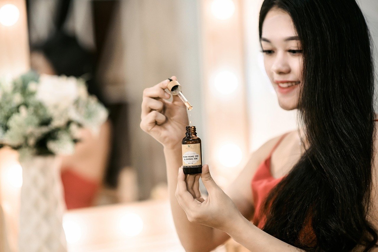 Hair Care Tips for Strong & Shiny Hair in 2025