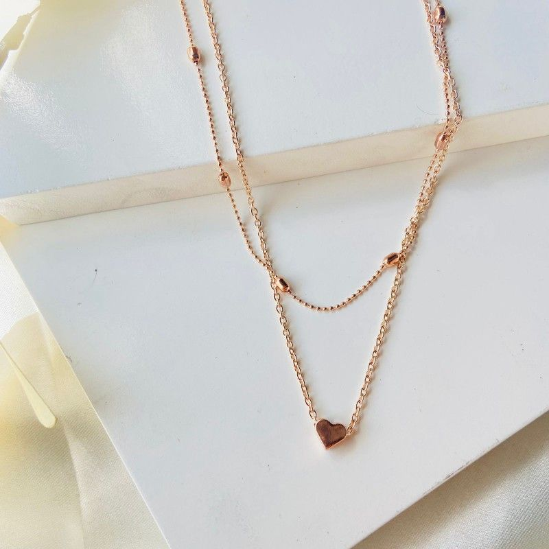 The Magic of a Minimal Gold Chain: My Everyday Style Secret